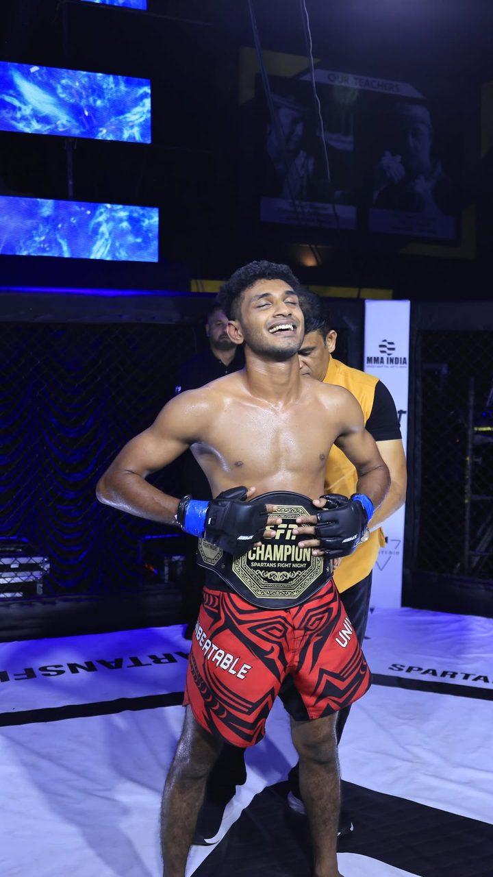 Valley MMA fighter with the SF11 Spartans Fight Night championship belt